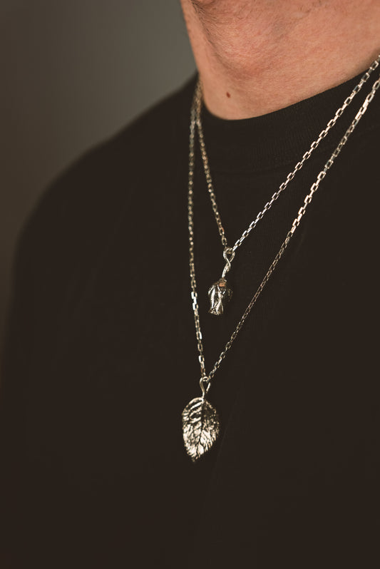 Pendentif feuille de rose